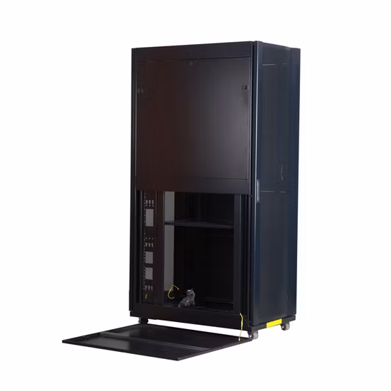 Armoire réseau de centre de données de grande capacité avec refroidissement et gestion des câbles intégrés
